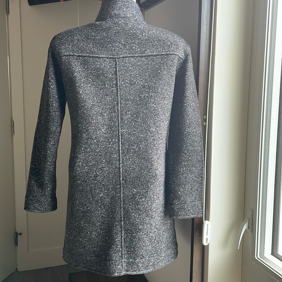 Banana Republic PETITES Long Jacket  with dual zipper and front pockets. - Picture 5 of 10